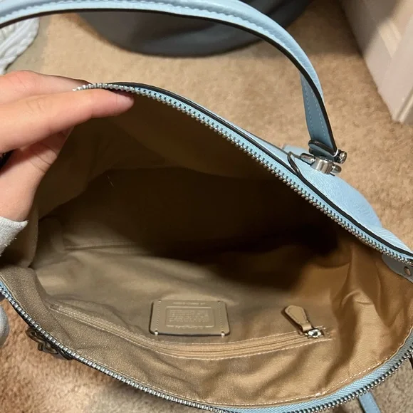 Coach Blue Leather Shoulder Bag with Structured Design - Picture 3 of 3